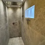 Cozy & Modern Living In 欧登塞
